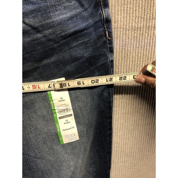 Time And Tru Mid Rise Straight Relaxed Fit Size 18 Petite Jeans NWT - Picture 12 of 16